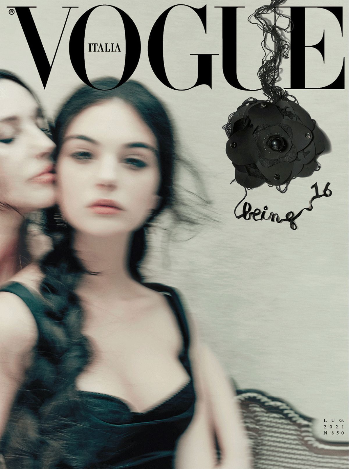 Моника Беллуччи и Дева Кассель на обложке журнала Vogue Italia