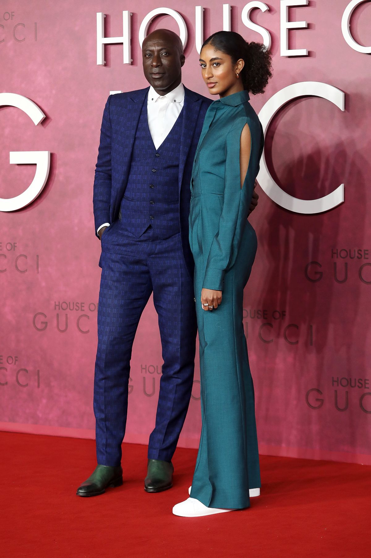 Освальд Боатенг с дочерью Емилией Боатенг на премьере фильма «Дом Gucci» в Лондоне