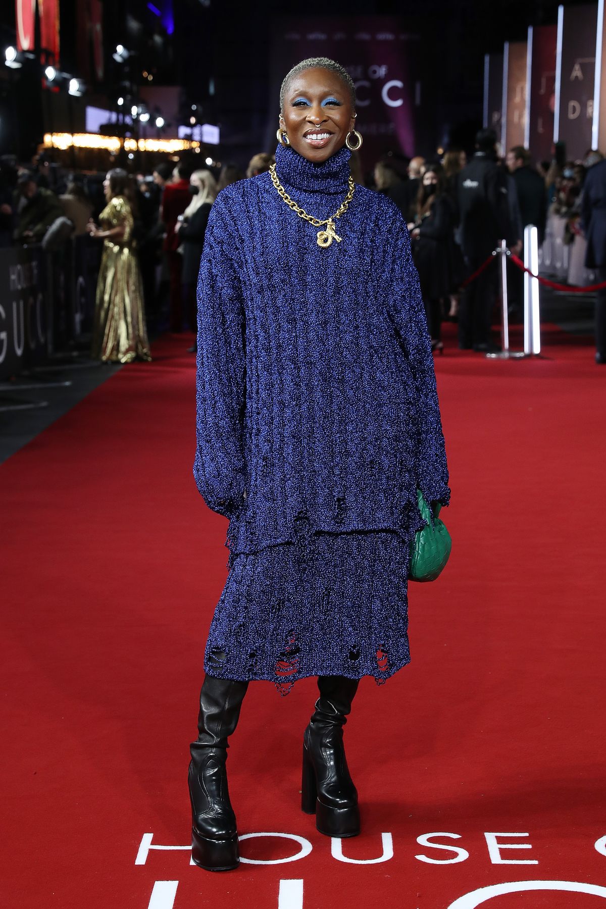 Синтия Эриво в платье Balenciaga, сапогах Casadei, в ожерелье Schiaparelli на премьере фильма «Дом Gucci» в Лондоне, фото 1