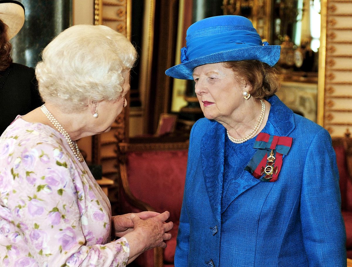 Королева Елизавета II и Маргарет Тэтчер