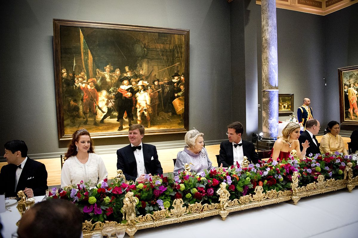 Принцесса Лалла Сальма, принц Нидерландов Виллем-Александр, королева Нидерландов Беатрикс, премьер-министр Нидерландов Марк Рютте, принцесса Нидерландов Максима и принц Монако Альберт II