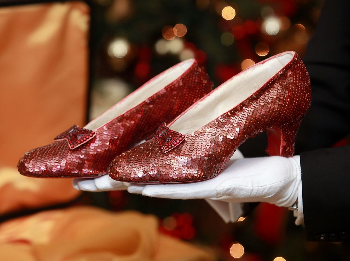 Рубиновые красные туфли, которые носила Джуди Гарленд в фильме «Волшебник из страны Оз»