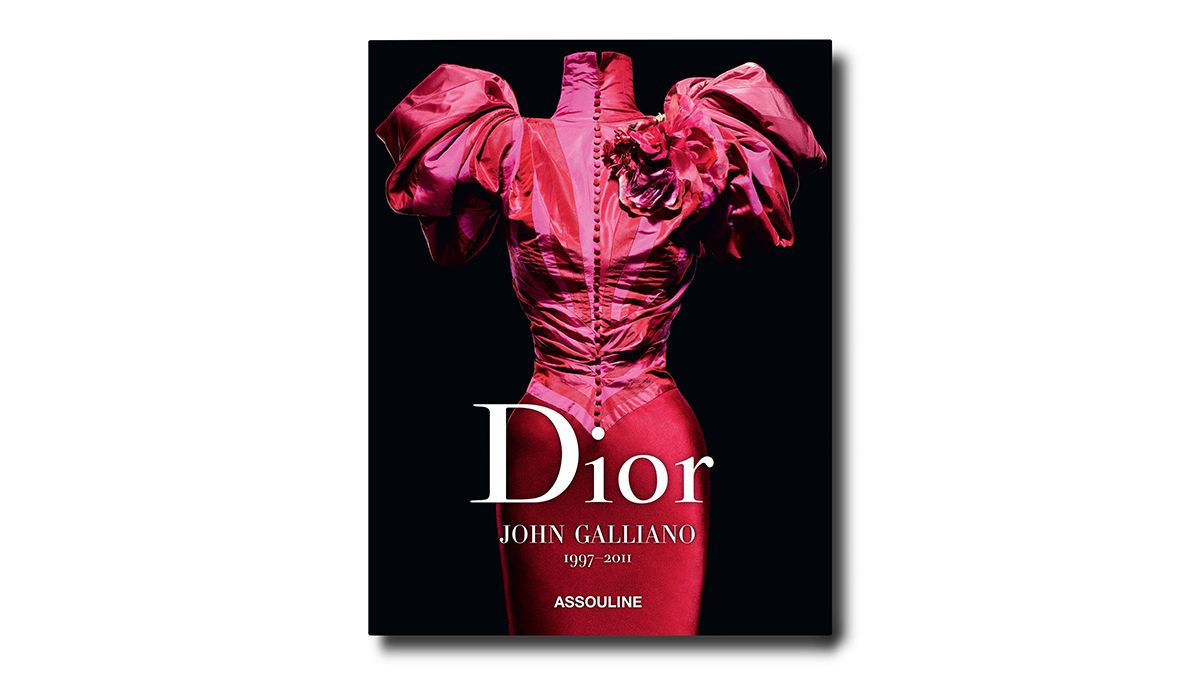 Assouline анонсировало книгу «Dior by John Galliano» о творчестве Джона  Гальяно с 1996 по 2011 год - glossymag.ru