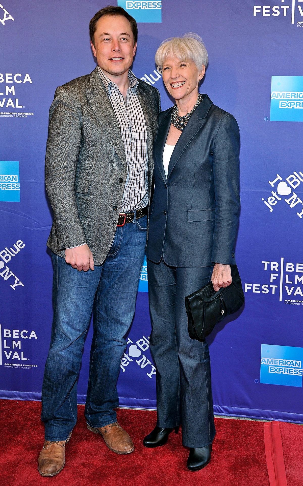 Илон Маск и Мэй Маск во время кинофестиваля Tribeca