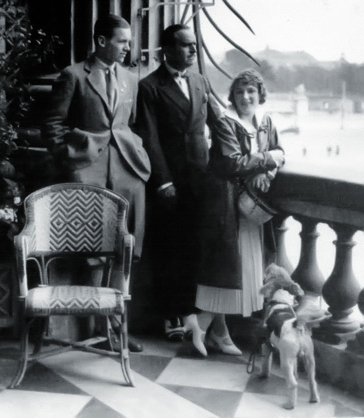 Дуглас Фэрбенкс-старший с женой Мэри Пикфорд.