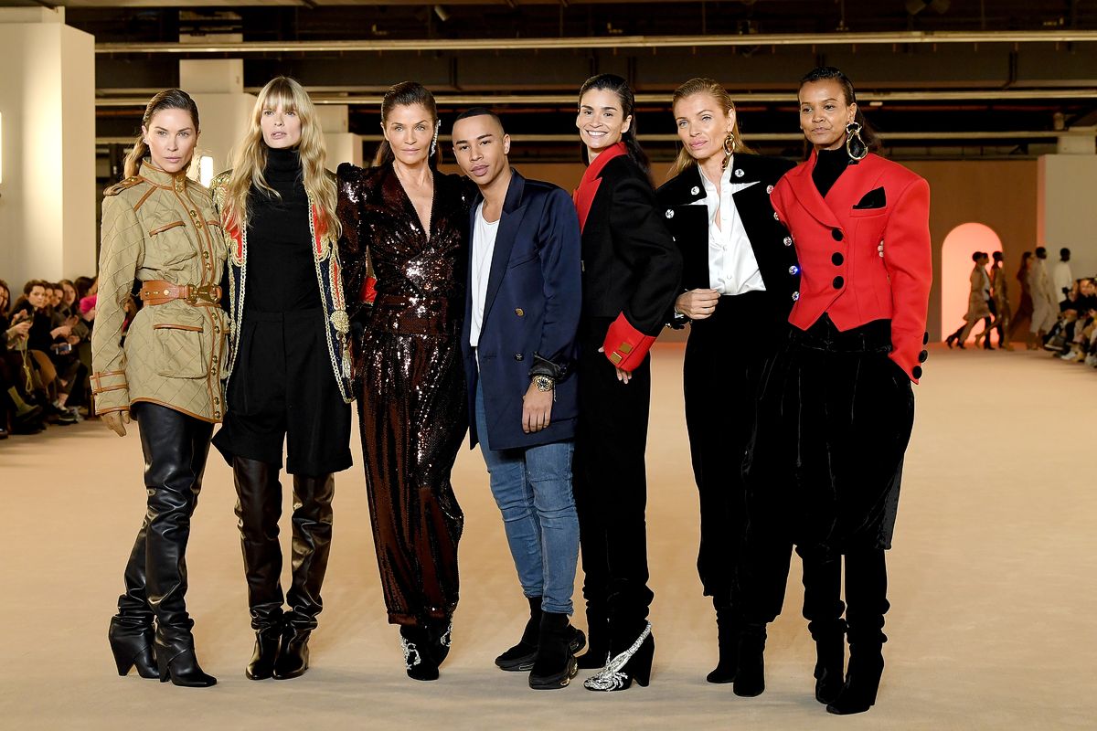 Хелена Кристенсен и Оливье Рустен с моделями после шоу Balmain Womenswear Осень/Зима 2020/2021