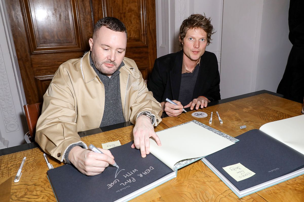 Ким Джонс и Николай фон Бисмарк на частном приеме в честь выпуска книги The Fendi Set, 8 февраля 2022 г.
