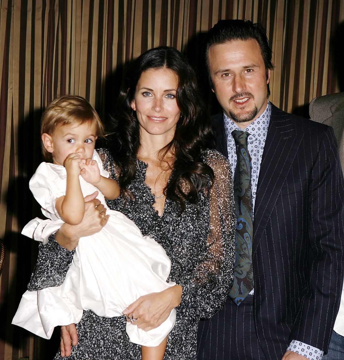 Кортни Кокс с мужем Дэвидом Аркеттом и дочерью Коко Аркетт на ежегодной премиии Platinum Circle Awards