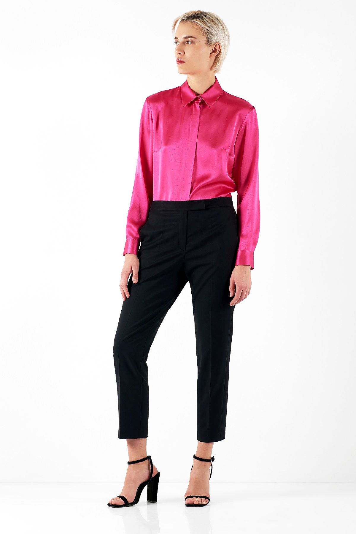 VASSA&Co, блузка из вискозного шелка цвета фуксии, 16 900 руб.