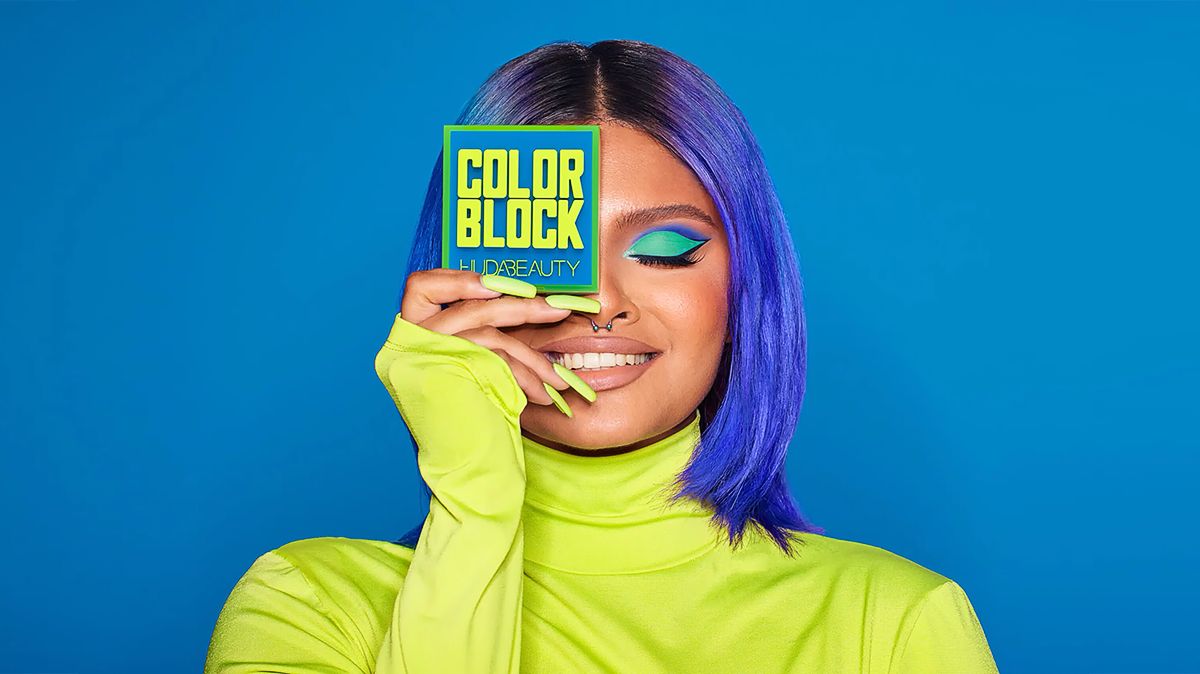 Huda Beauty представил палетки Color Block Obsessions, вдохновленные тенденцией «колор-блок»