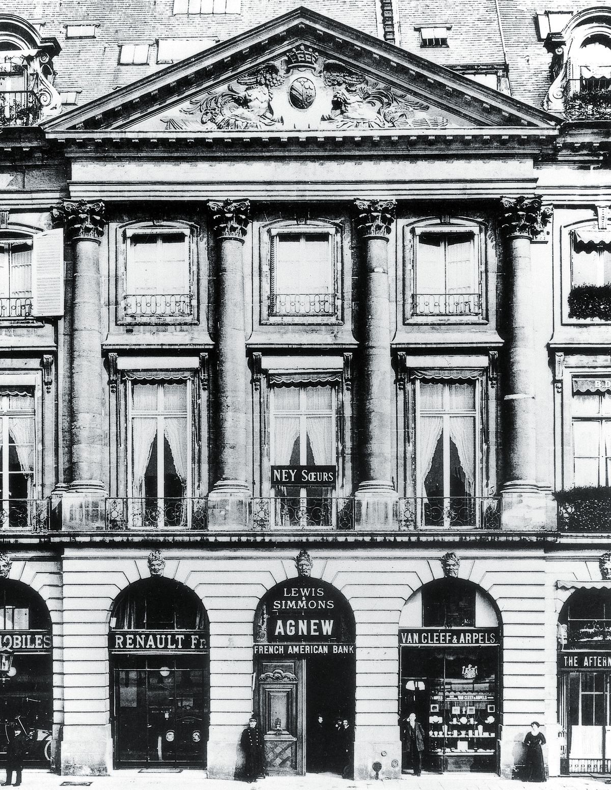 Магазин Van Cleef & Arpels на Вандомской площади в Париже, 1906 г.