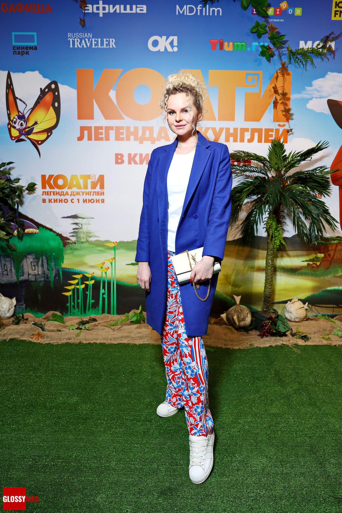Алиса Вокс на премьере мультфильма «Коати. Легенда джунглей» в московском кинотеатре «Формула Кино на Кутузовском», 29 мая 2022 г.