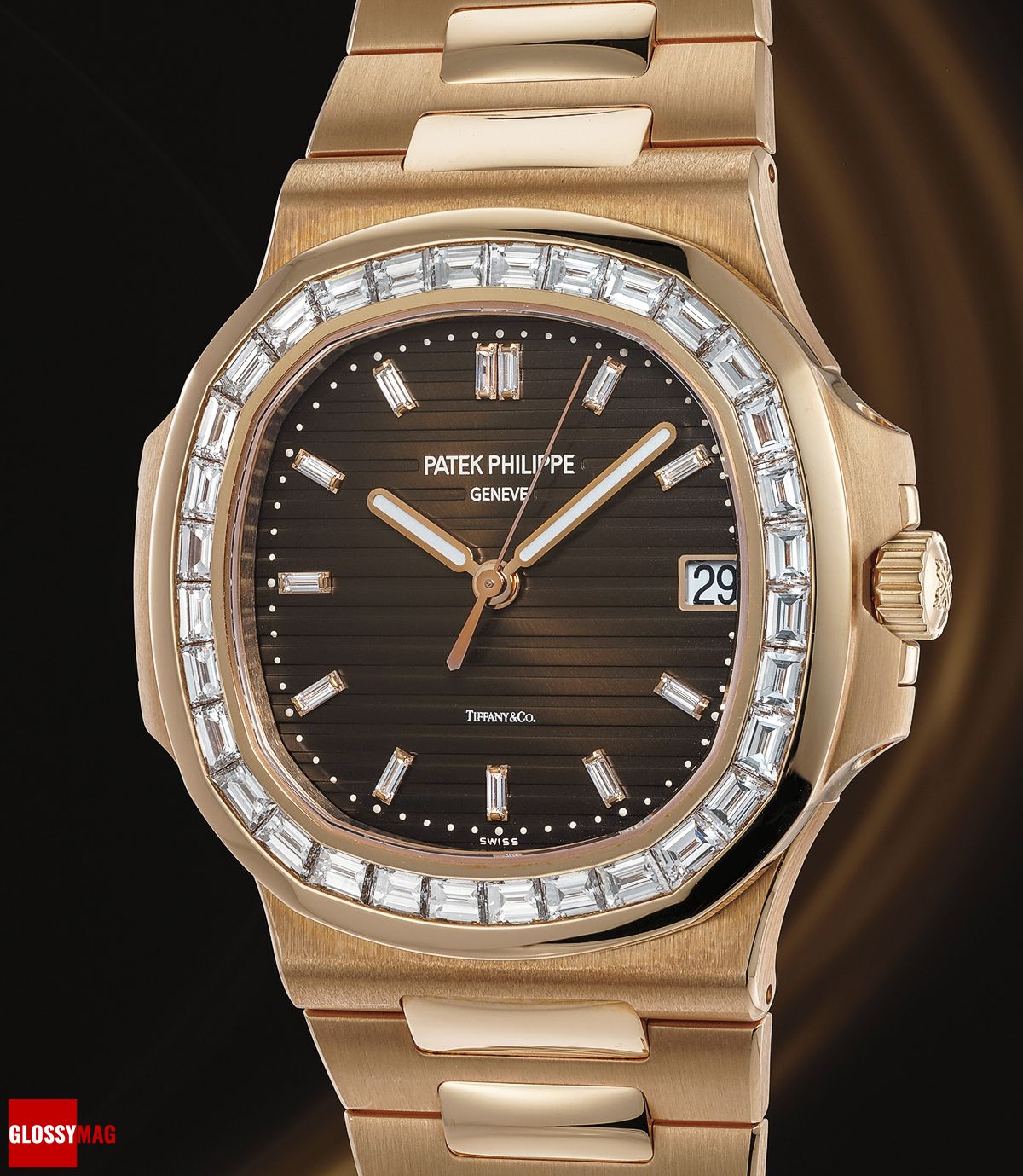Часы Patek Philippe Nautilus Ref. 5723/1R Nautilus в корпусе из розового золота с багетными бриллиантами