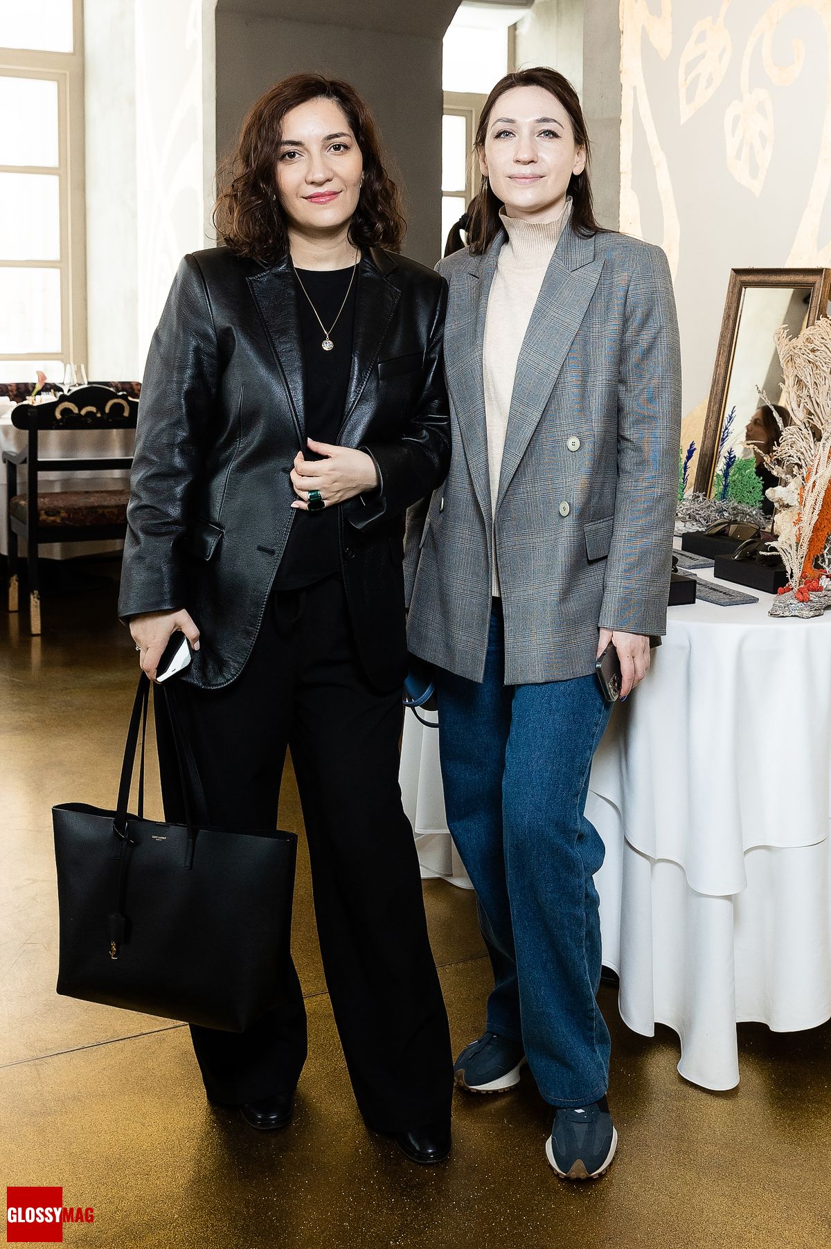 Мадонна Мур и Залина Амирова на презентации солнцезащитных очков Oxana Gresso x Subterranei в ресторане «Гвидон», 20 мая 2022 г.