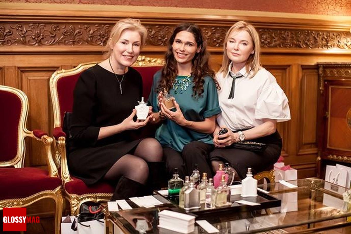 Полина Аскери с Машей Шукшиной и Ларисой Вербицкой в пространстве парфюмерного Дома Creed