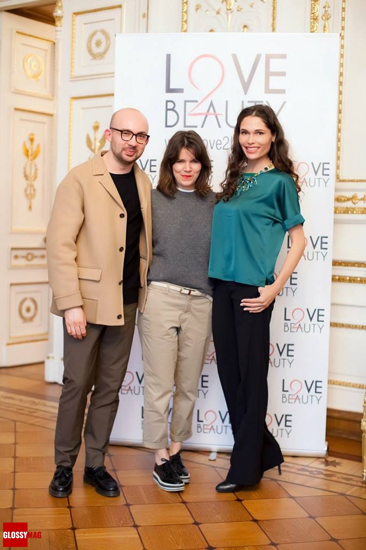 Полина Аскери с Виталием Козаком и Наташей Туровниковой — новым fashion-директором Aizel.ru 