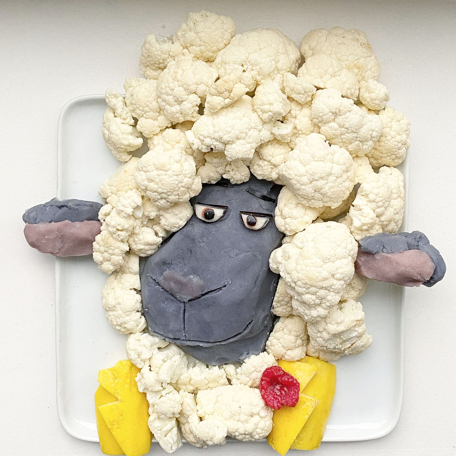 Портрет барашка Эдди из мультфильма «Зверопой», сделанный художником Харли Лэнгбергом