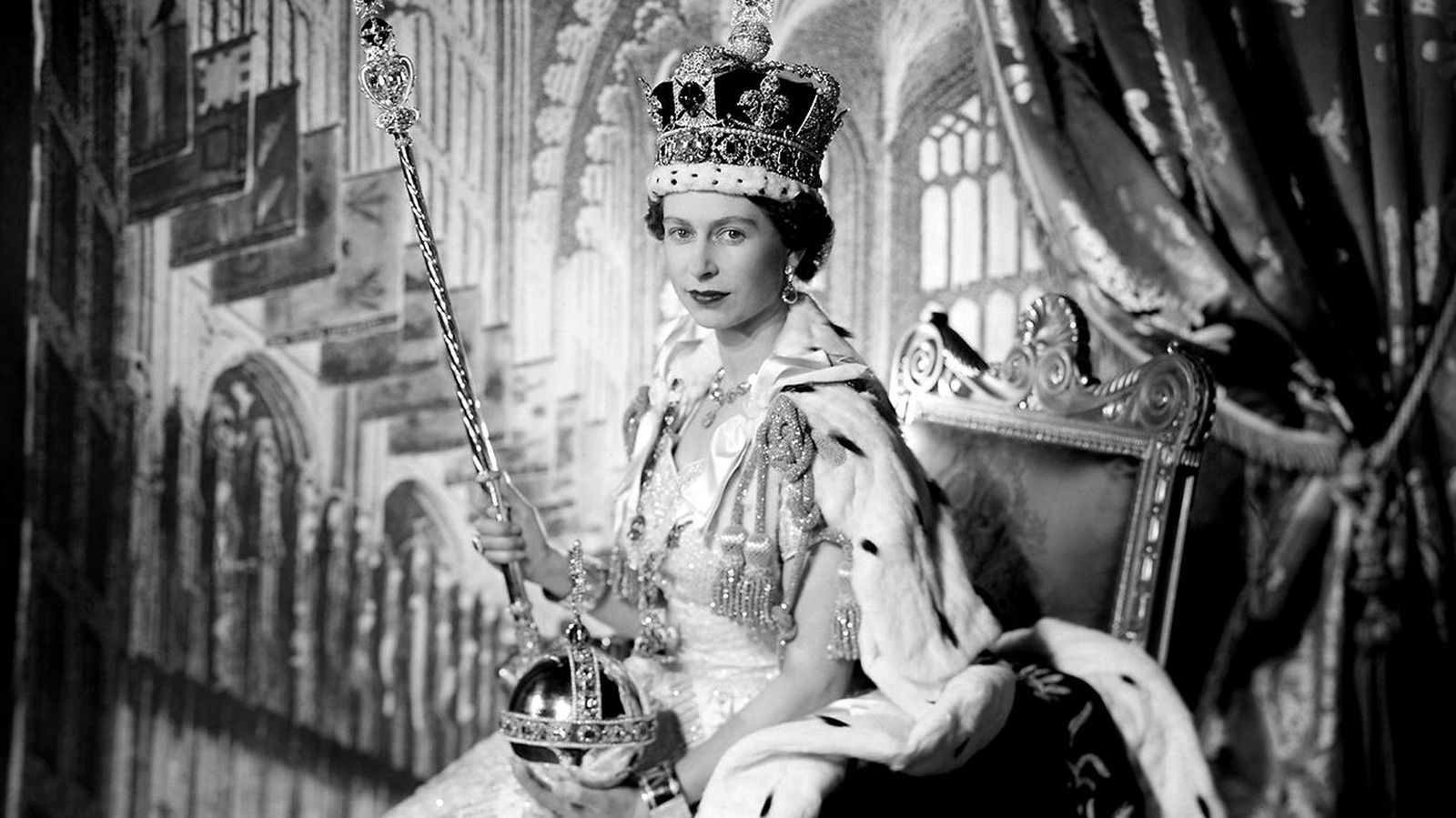 Коронация 74-летнего Карла III состоится спустя 70 лет с момента восхождения на трон 25-летней Елизаветы II