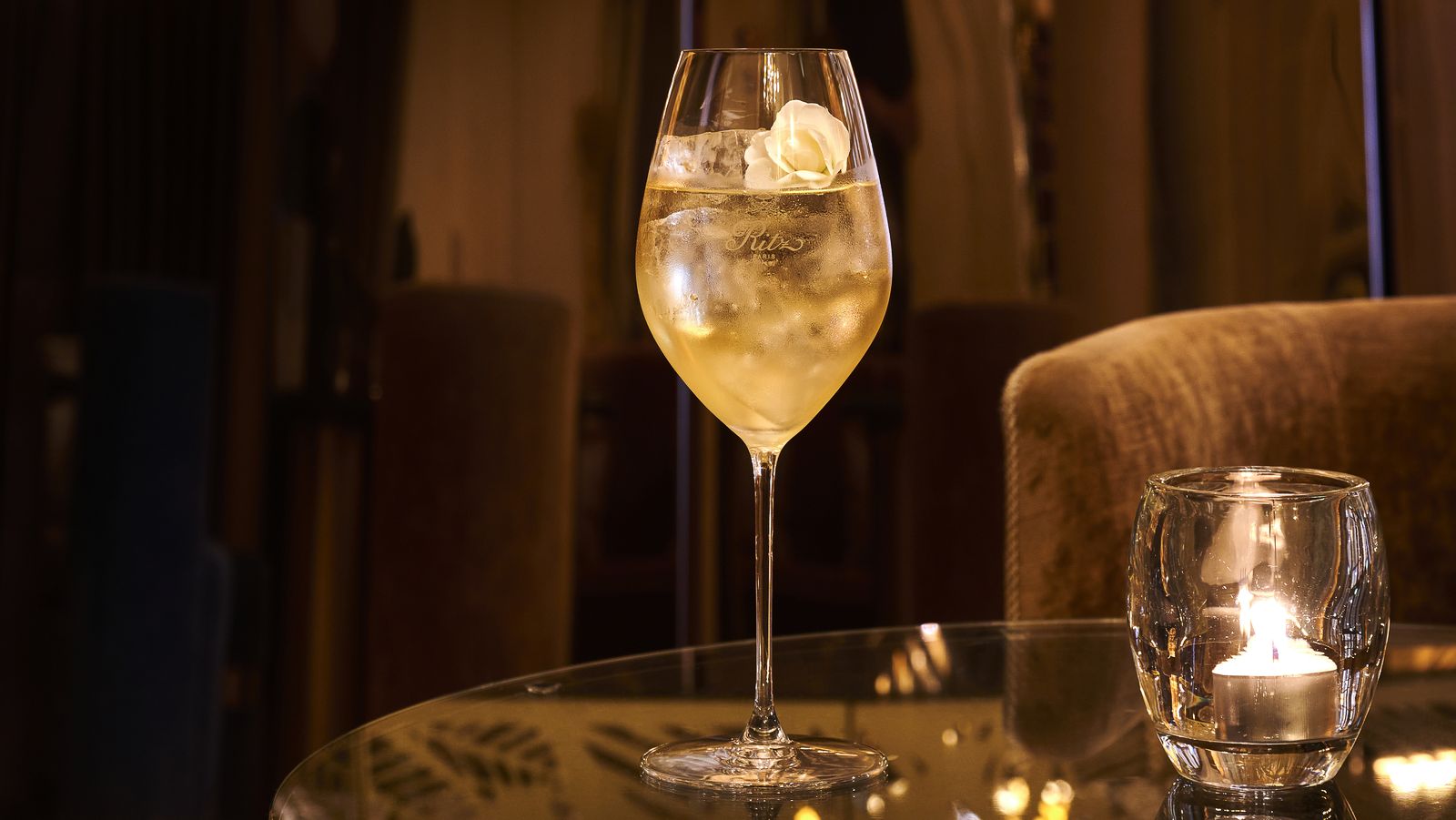 Изысканный коктейль по случаю 125-летнего юбилея легендарного гранд-отеля Ritz Paris от шеф-бармена Ромена де Курси